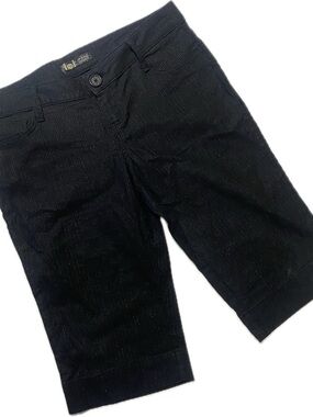 lei Black Capris with Subtle Metallic Pinstripe Detail